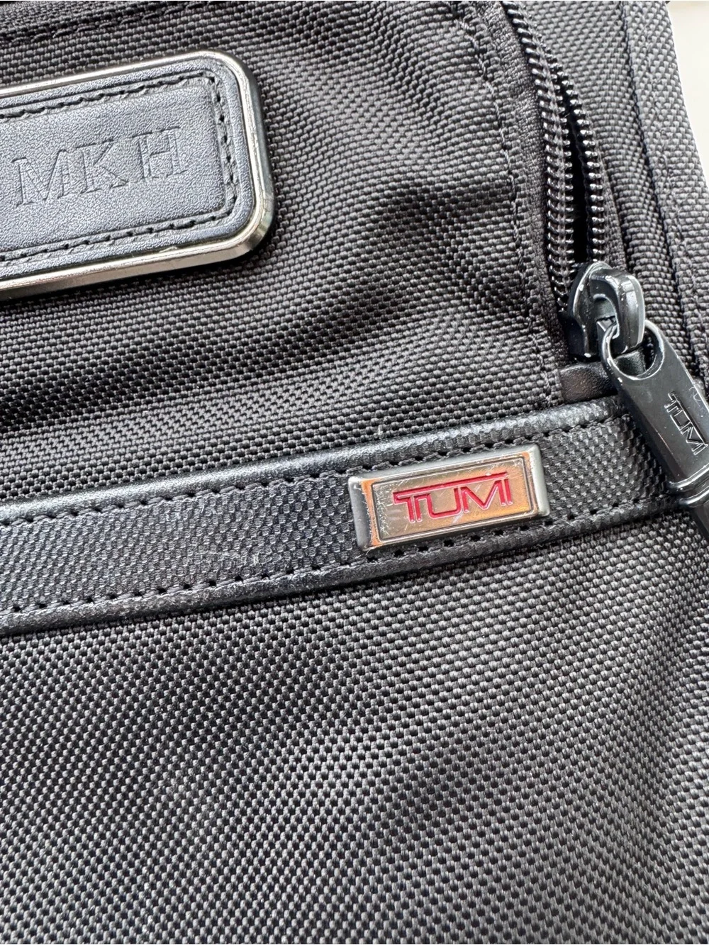 Black Crossbody Men's Travel Bag - Compact Everyday Carry
